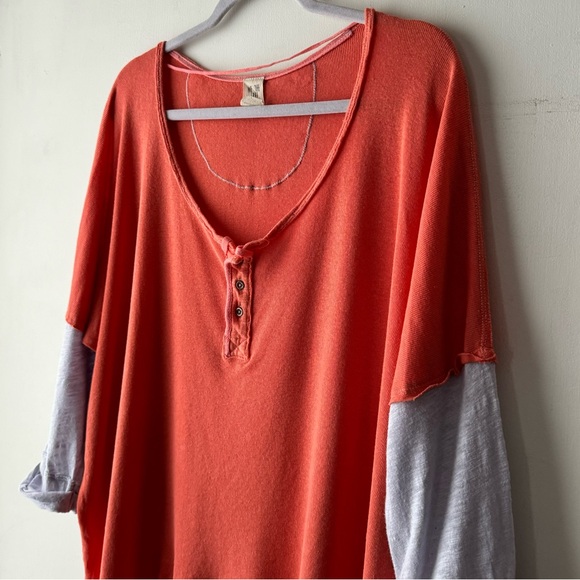 We The Free | Coral Oversized Distressed Star Henley Top - Picture 3 of 12